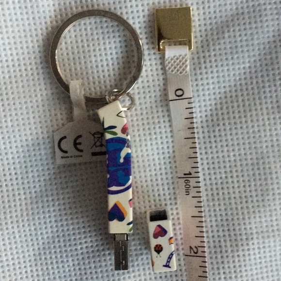 Tory Burch Key Fob/Mini 2GB NWT - Picture 4 of 4